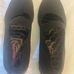 Skechers Women's Black Slip-On Sneakers